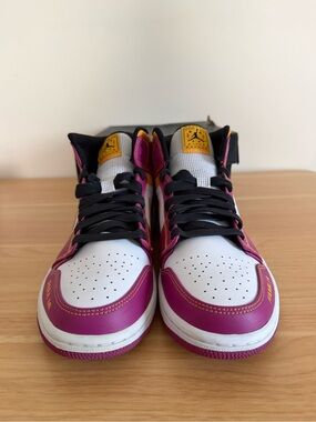 Nike Air Jordan 1 Mid “Familia” / Dia De Los Muertos 
Men’s size 9